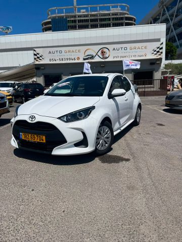 טויוטה יאריס