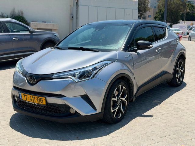 מודעת רכב טויוטה C-HR