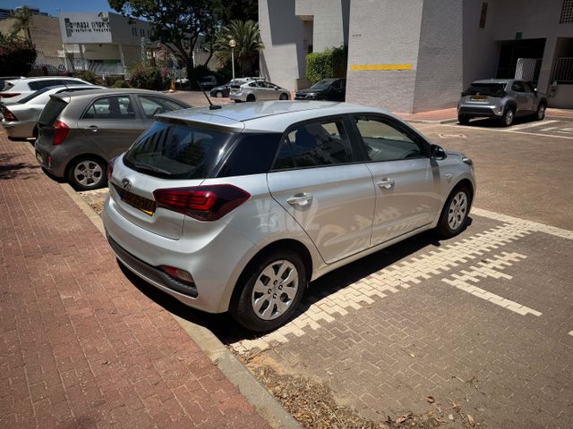 יונדאי i20