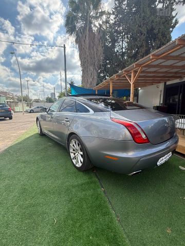 יגואר XJ