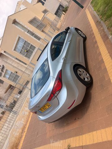 יונדאי I35
