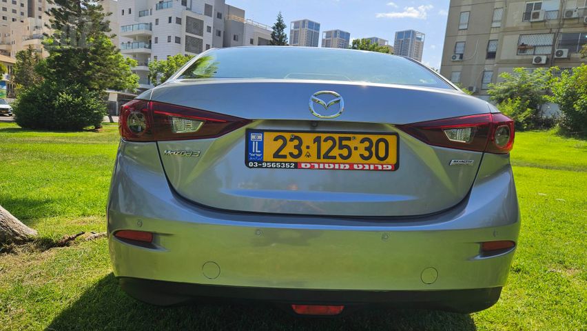מאזדה 3