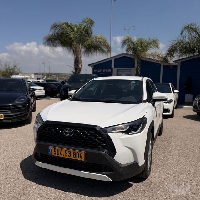 מודעת רכב טויוטה קורולה קרוס