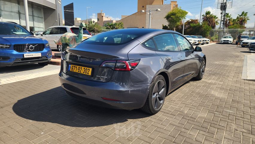 מודעת רכב טסלה מודל 3 1