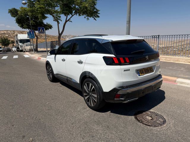 פיג'ו 3008
