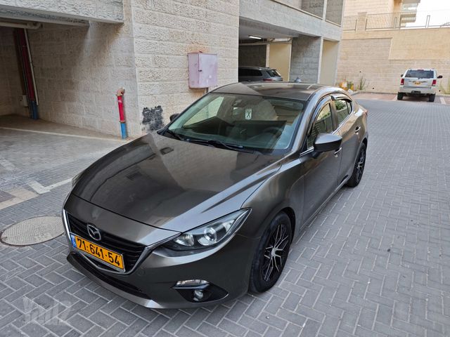 מאזדה 3