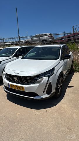 פיג'ו 3008