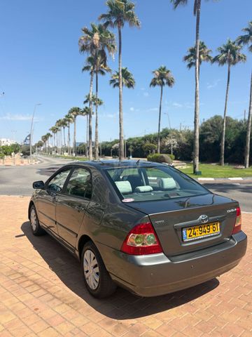 טויוטה קורולה
