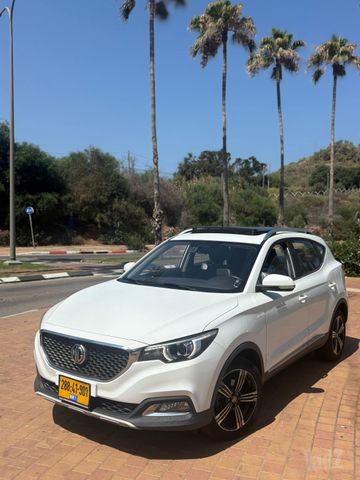 מודעת רכב אם ג'י ZS