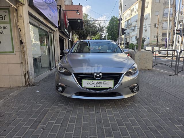 מאזדה 3