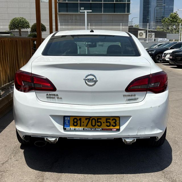אופל אסטרה