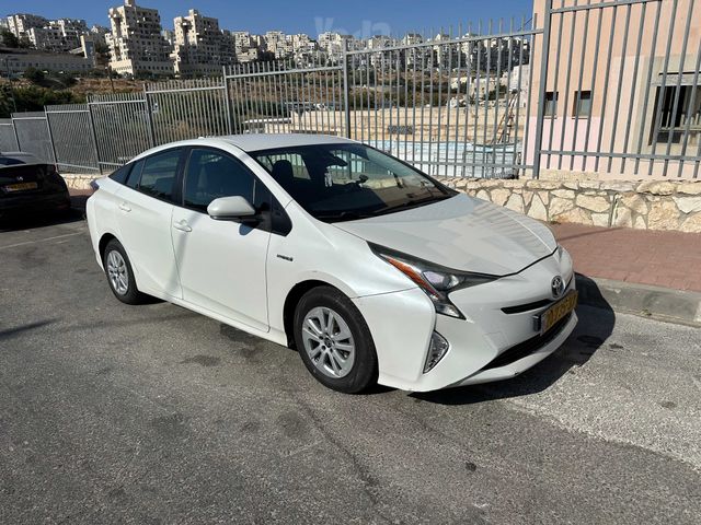 טויוטה פריוס