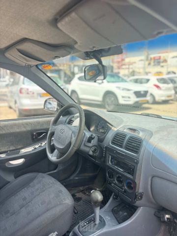 יונדאי אקסנט i25
