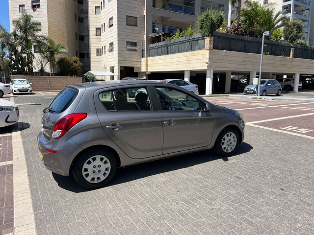 יונדאי i20
