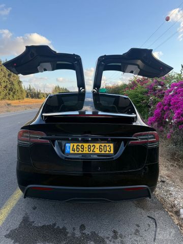 טסלה מודל X