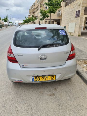 יונדאי i20