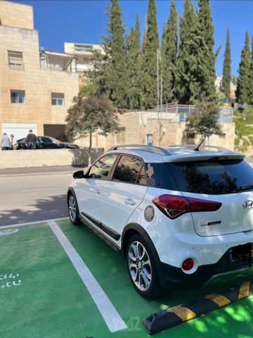 יונדאי I20 קרוס