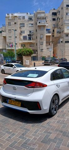 יונדאי איוניק