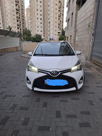 טויוטה יאריס