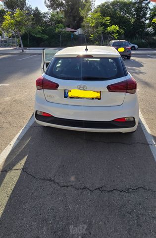 מודעת רכב יונדאי i20
