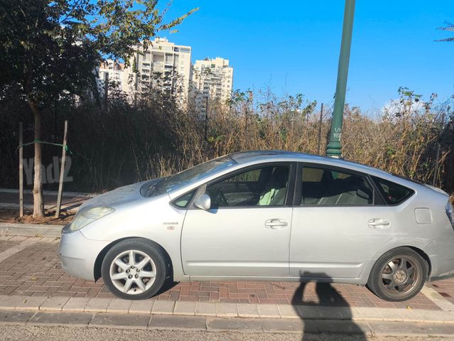 טויוטה פריוס