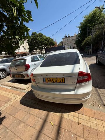 וולוו S80