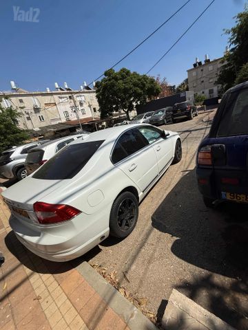וולוו S80