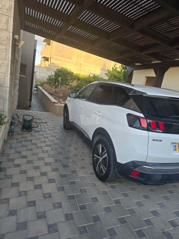 פיג'ו 3008