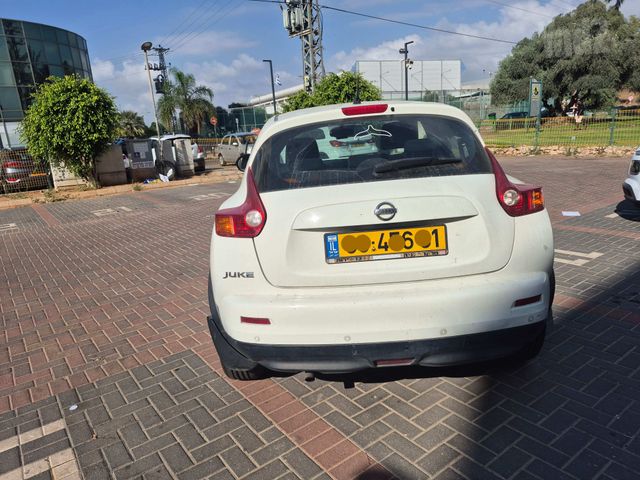 ניסאן ג'וק