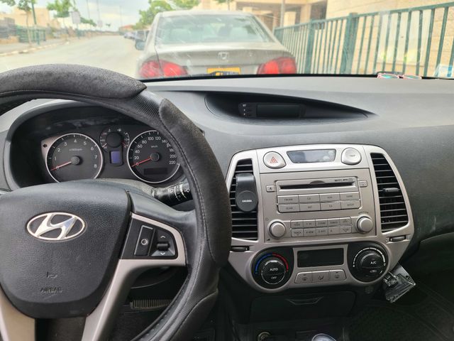 יונדאי i20
