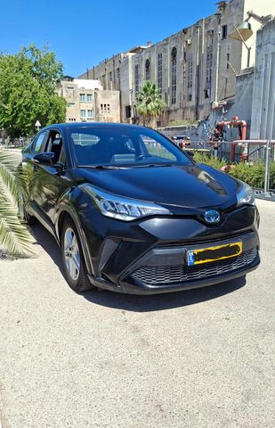 מודעת רכב טויוטה C-HR