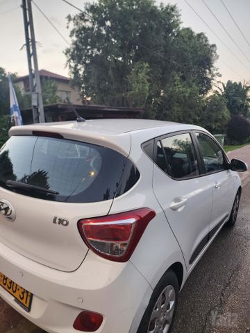 יונדאי i10