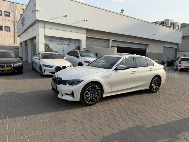 מודעת רכב ב מ וו סדרה 3
