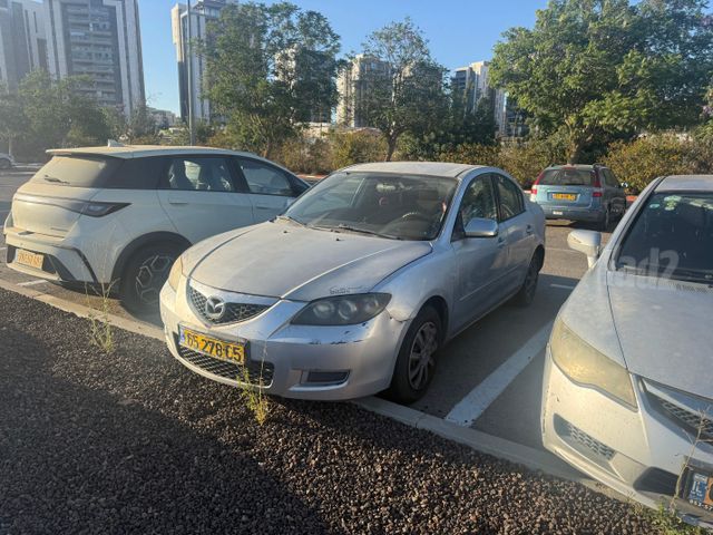 מודעת רכב מאזדה 3
