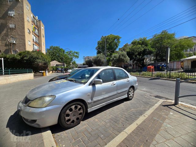 מודעת רכב מיצובישי לנסר