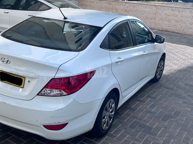 יונדאי אקסנט i25