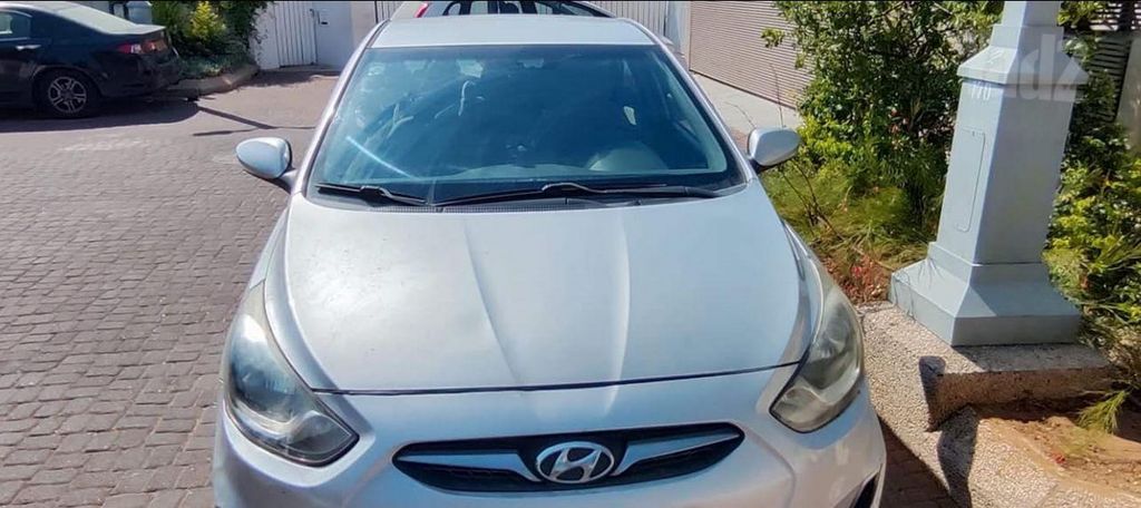 יונדאי אקסנט i25