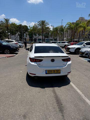 מאזדה 3