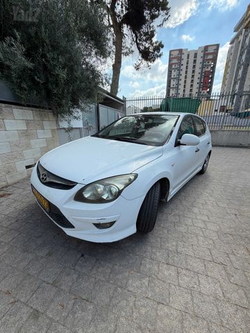 יונדאי i30