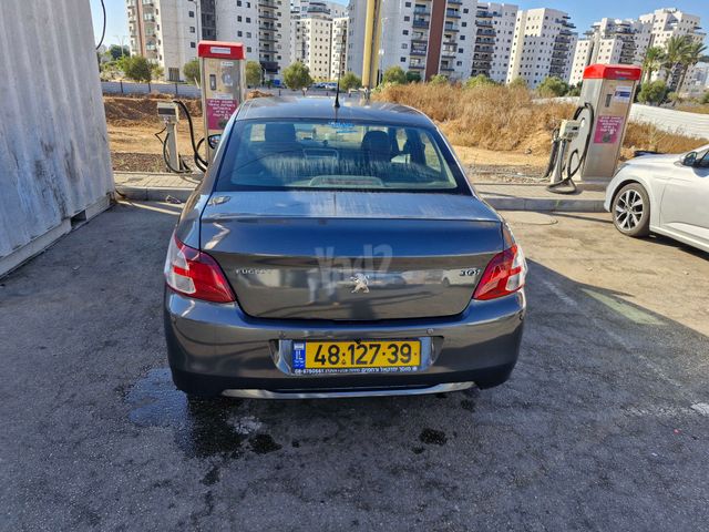 פיג'ו 301