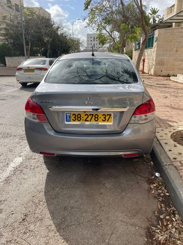 מיצובישי אטראז'