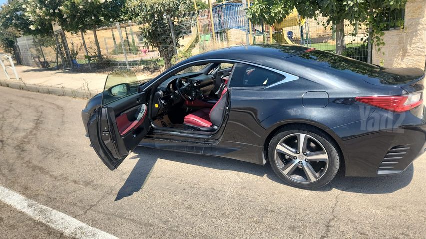 לקסוס RC