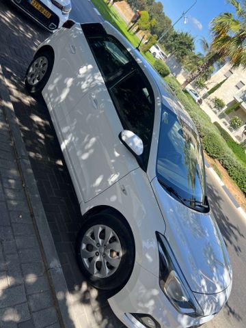 מודעת רכב יונדאי i20