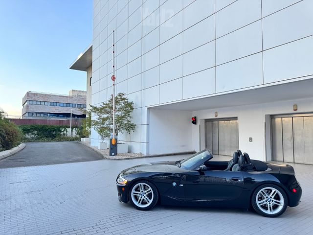 ב מ וו Z4