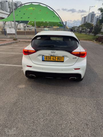 אינפיניטי Q30