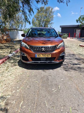 פיג'ו 3008