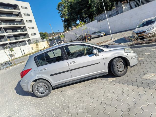ניסאן טידה