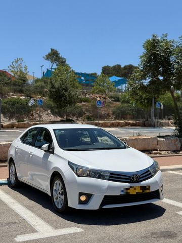 מודעת רכב טויוטה קורולה