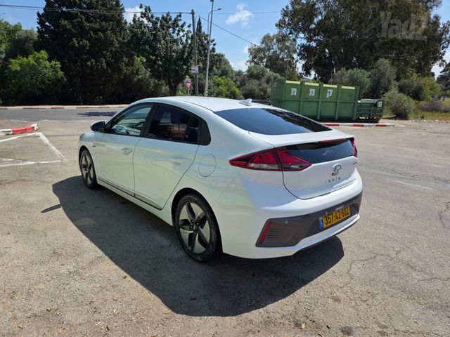 יונדאי איוניק
