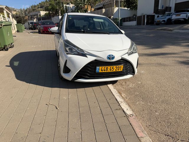 טויוטה יאריס
